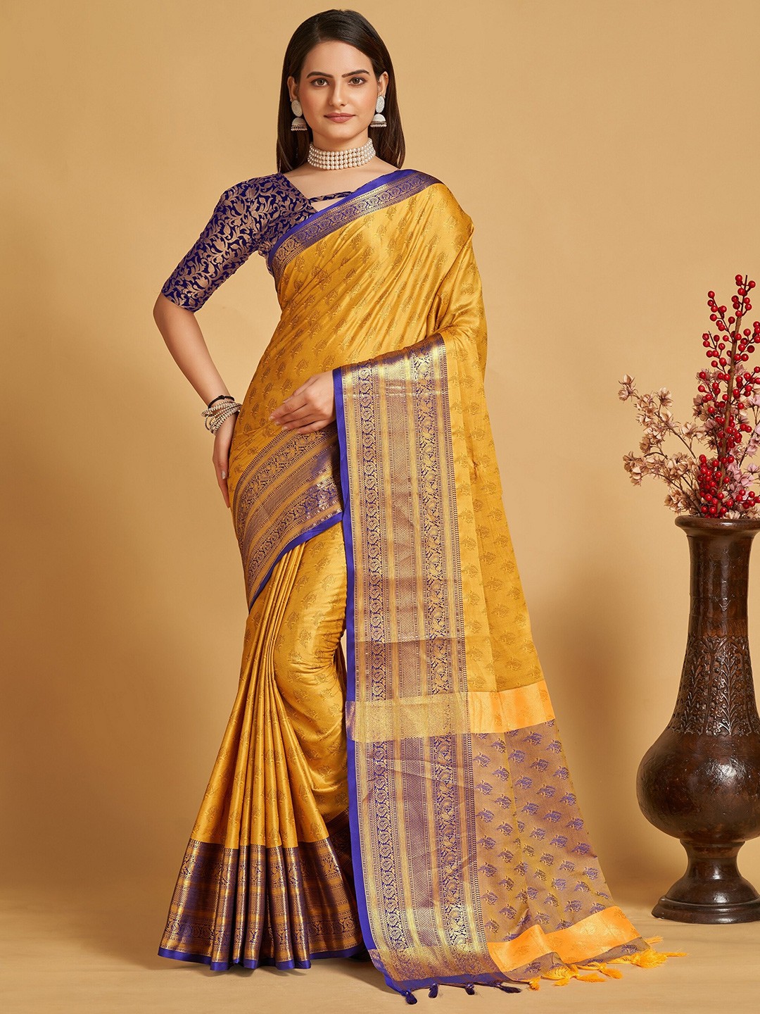 

VEDANT VASTRAM Floral Woven Design Zari Banarasi Saree, Mustard