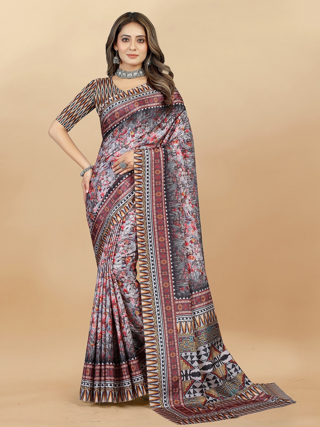 

VEDANT VASTRAM Ethnic Motifs Satin Saree, Brown