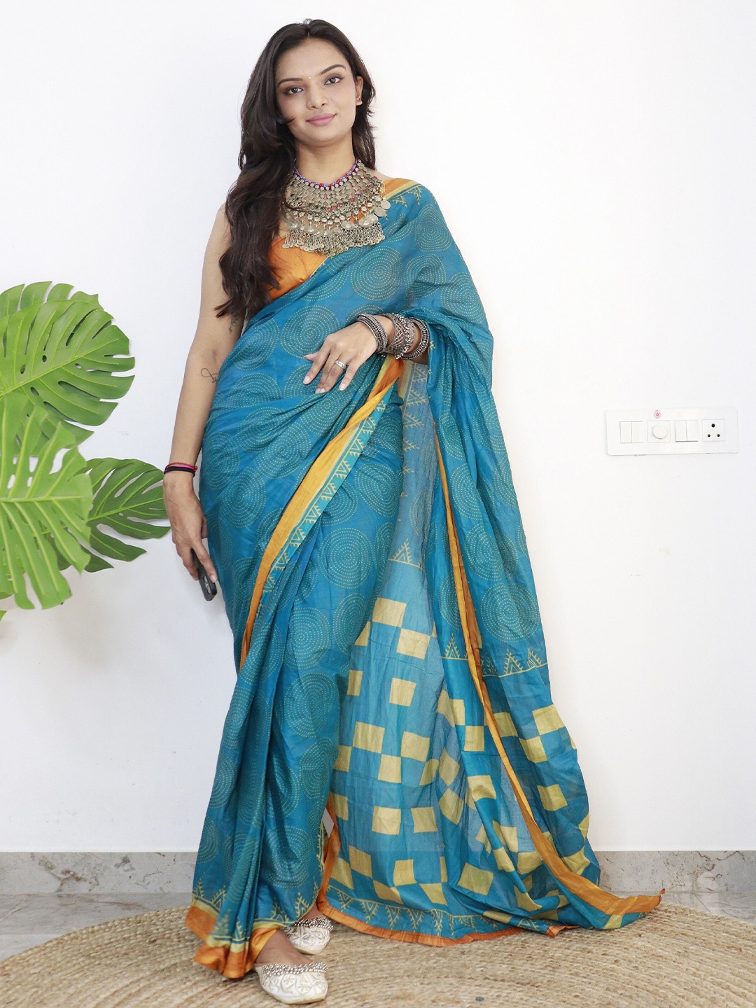 

VEDANT VASTRAM Geometric Pure Cotton Block Print Saree, Teal