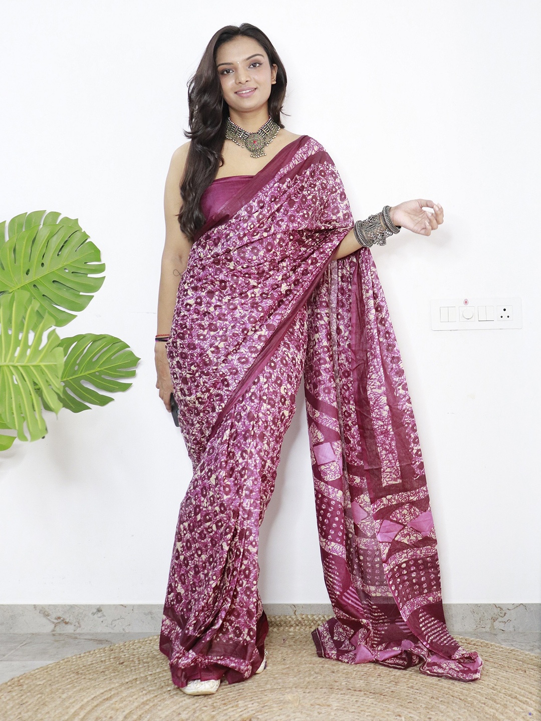 

VEDANT VASTRAM Ethnic Motifs Pure Cotton Block Print Saree, Purple