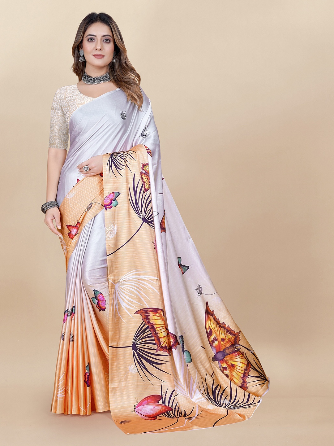 

VEDANT VASTRAM Floral Printed Satin Saree, Orange