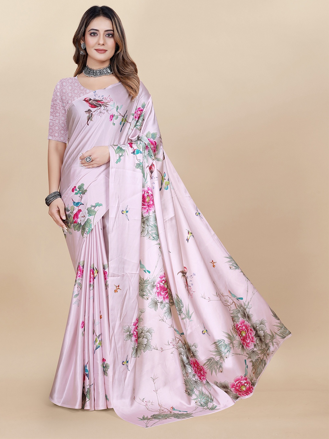 

VEDANT VASTRAM Floral Printed Satin Saree, Pink