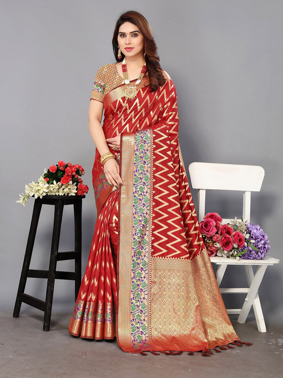 

VEDANT VASTRAM Woven Design Zari Designer Banarasi Saree, Red