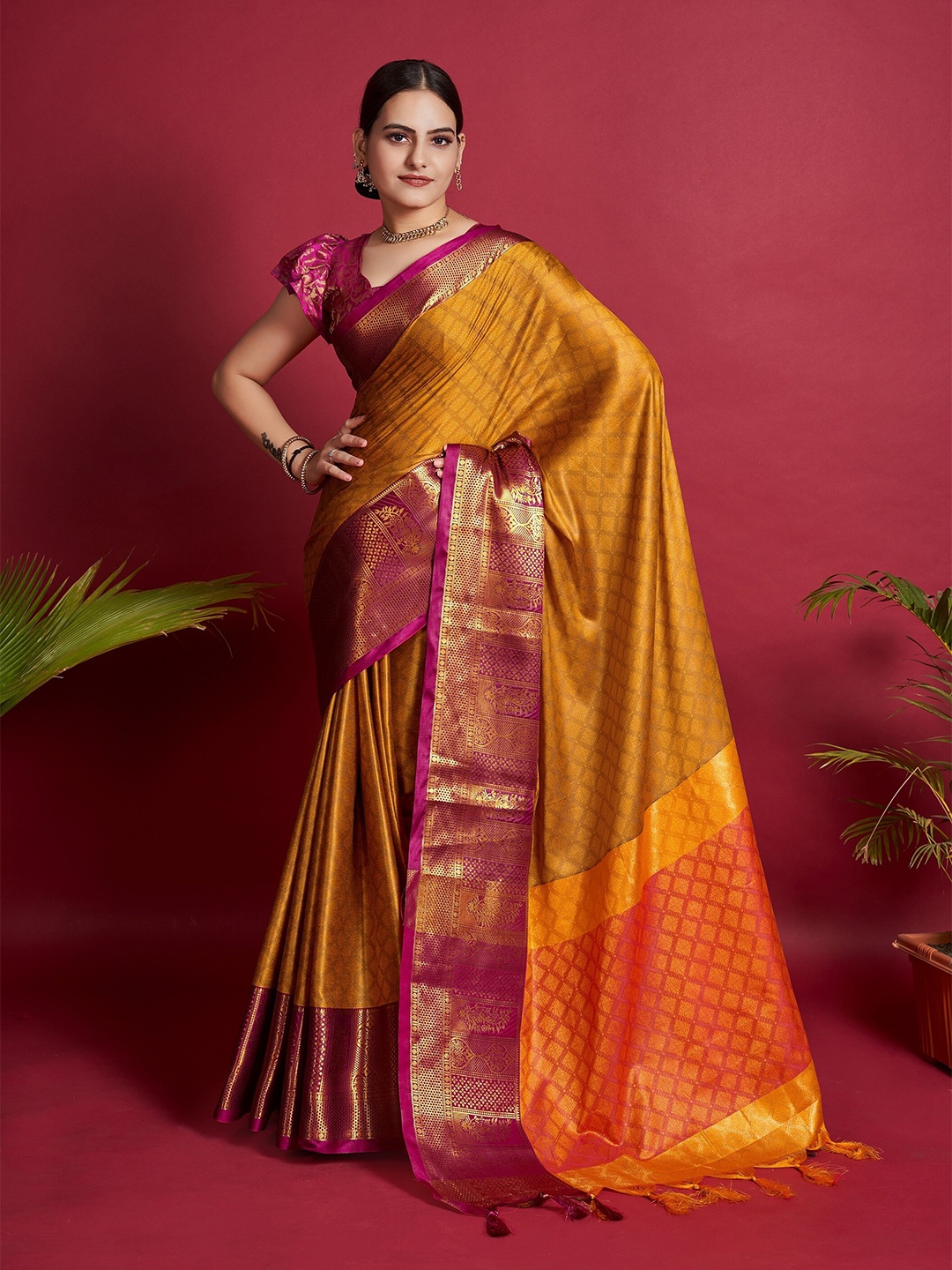 

VEDANT VASTRAM Checked Woven Design Zari Banarasi Saree, Mustard