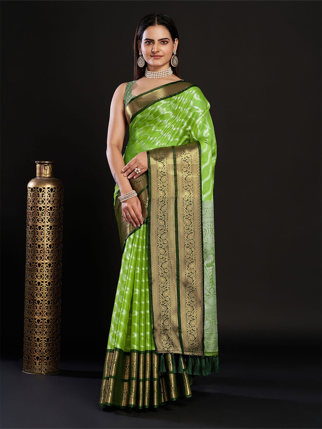 

VEDANT VASTRAM Ethnic Motifs Woven Design Zari Silk Blend Banarasi Saree, Olive