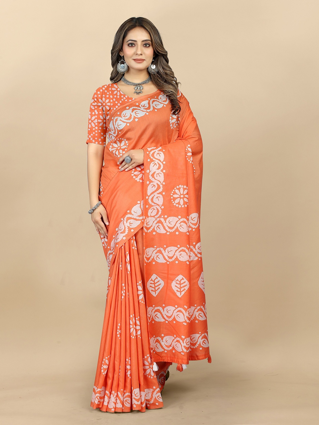 

VEDANT VASTRAM Batik Printed Satin Saree, Orange