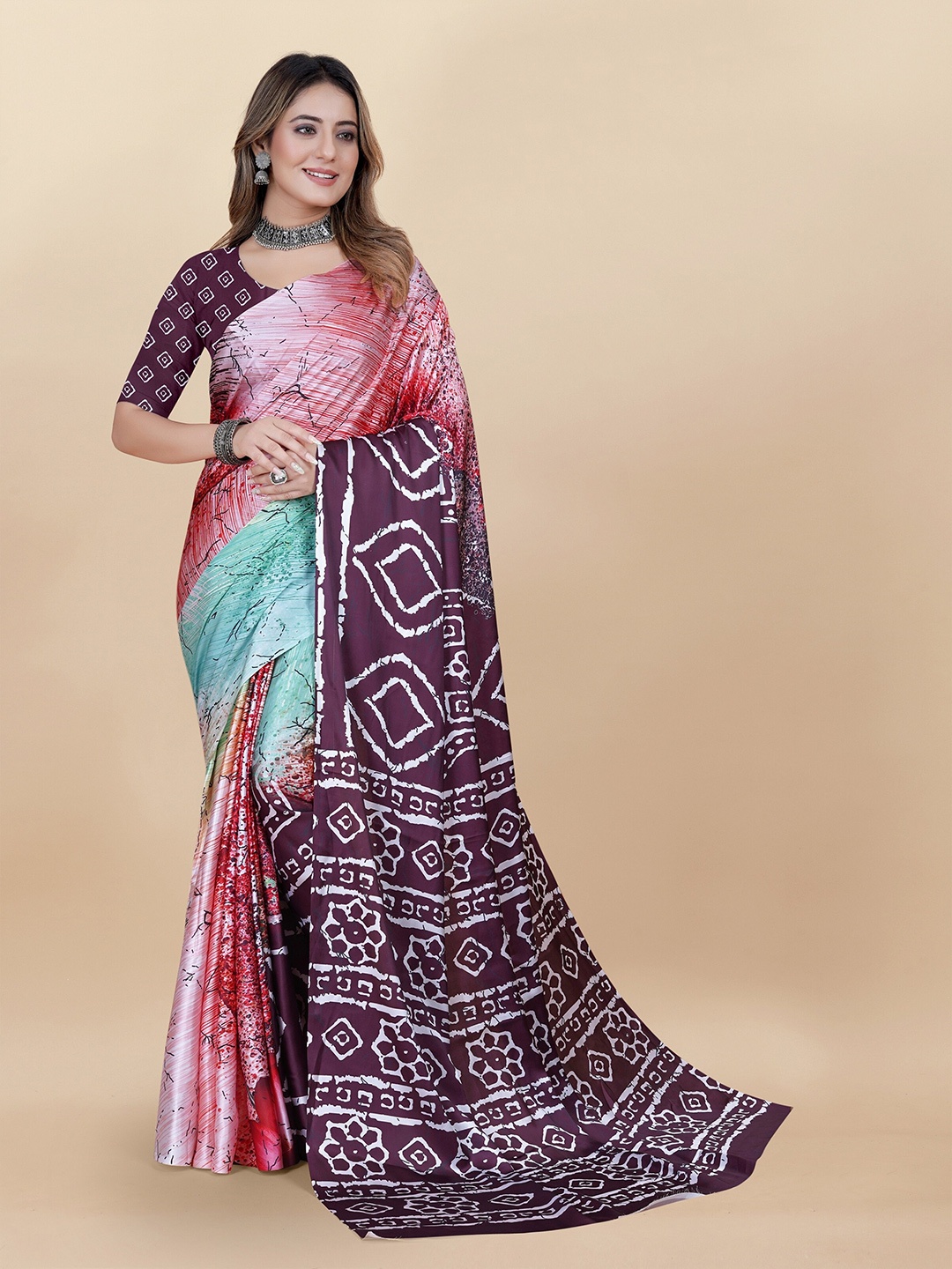 

VEDANT VASTRAM Abstract Printed Satin Saree, Purple