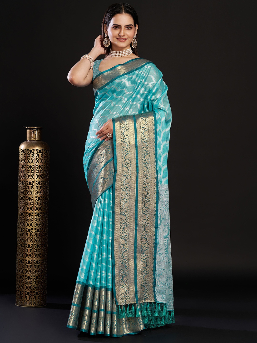 

VEDANT VASTRAM Ethnic Motifs Woven Design Zari Silk Blend Banarasi Saree, Blue