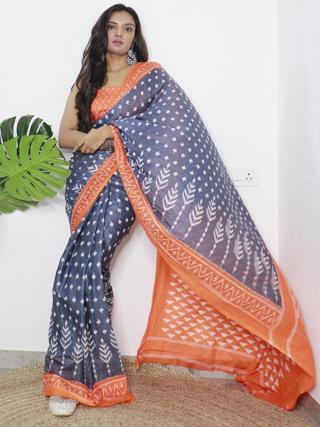 

VEDANT VASTRAM Pure Cotton Ethnic Block Printed Saree, Grey