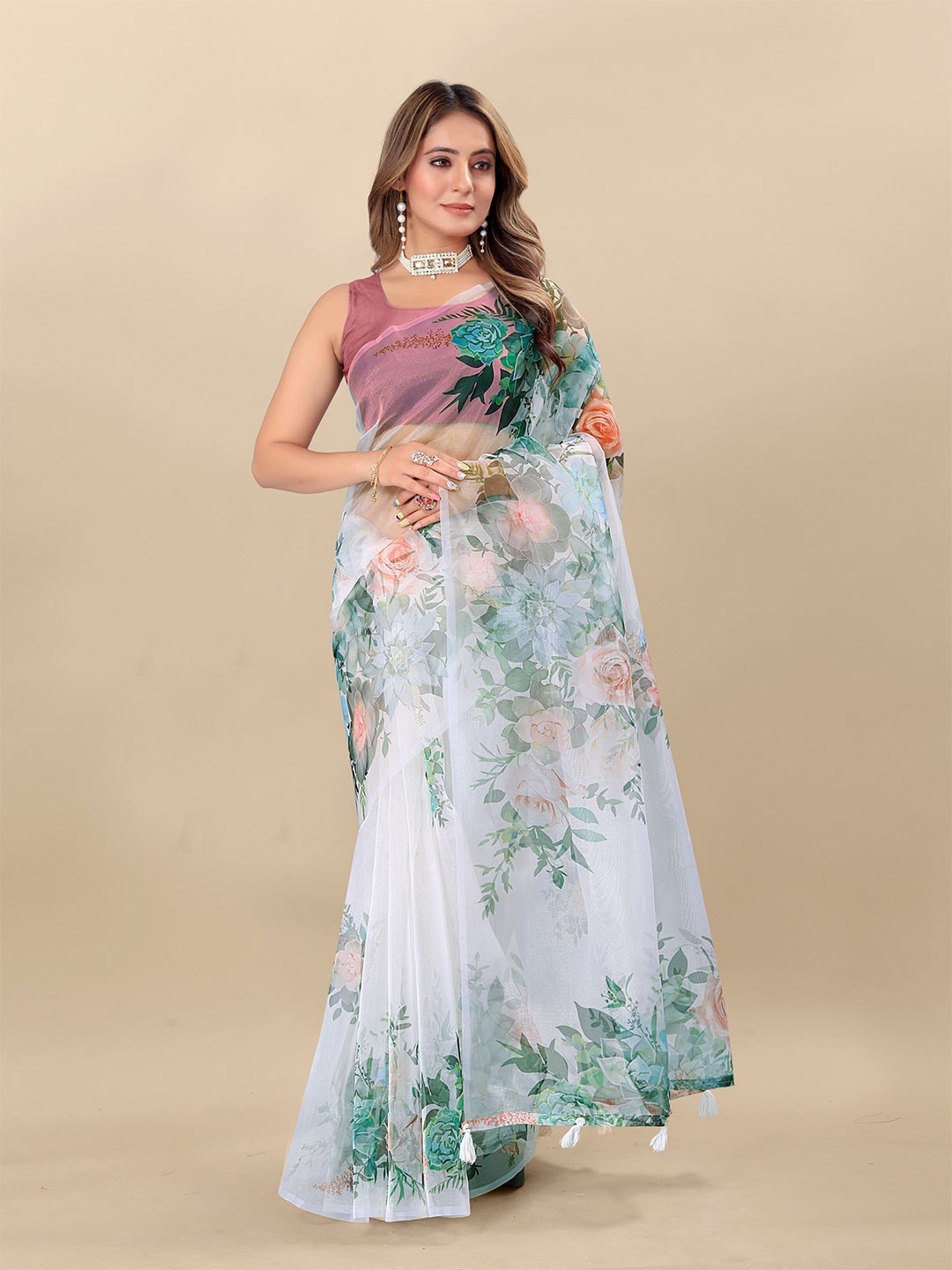 

VEDANT VASTRAM Floral Printed Organza Saree, White