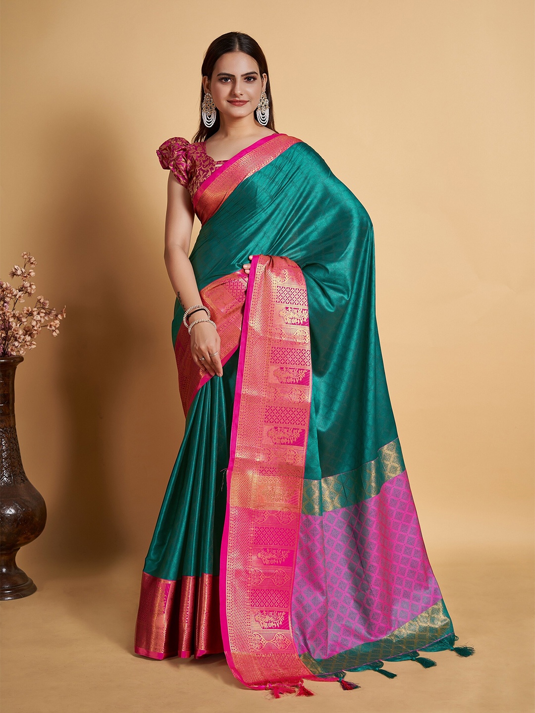 

VEDANT VASTRAM Checked Woven Design Zari Banarasi Saree, Teal