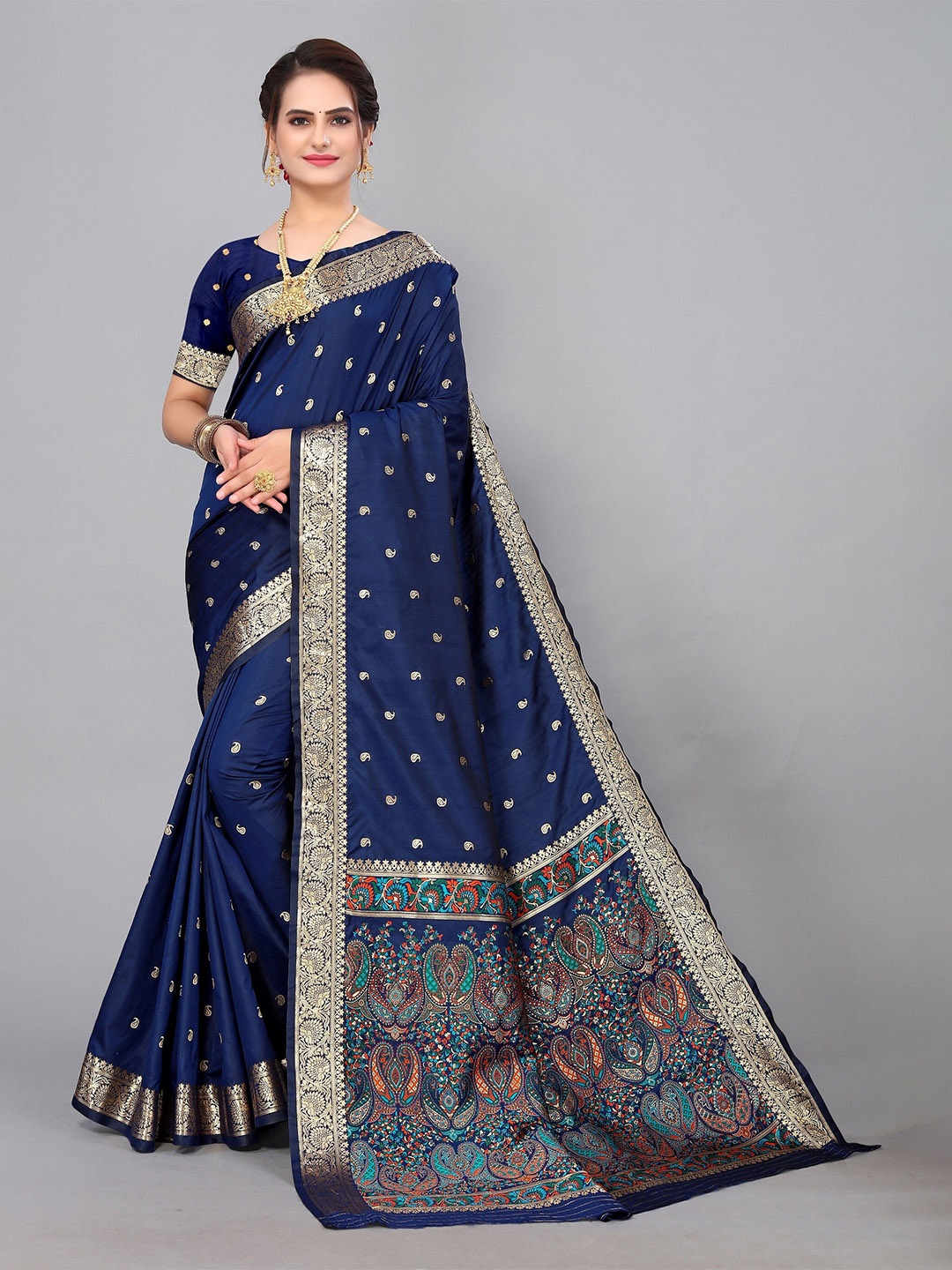 

VEDANT VASTRAM Floral Zari Silk Banarasi Saree, Navy blue