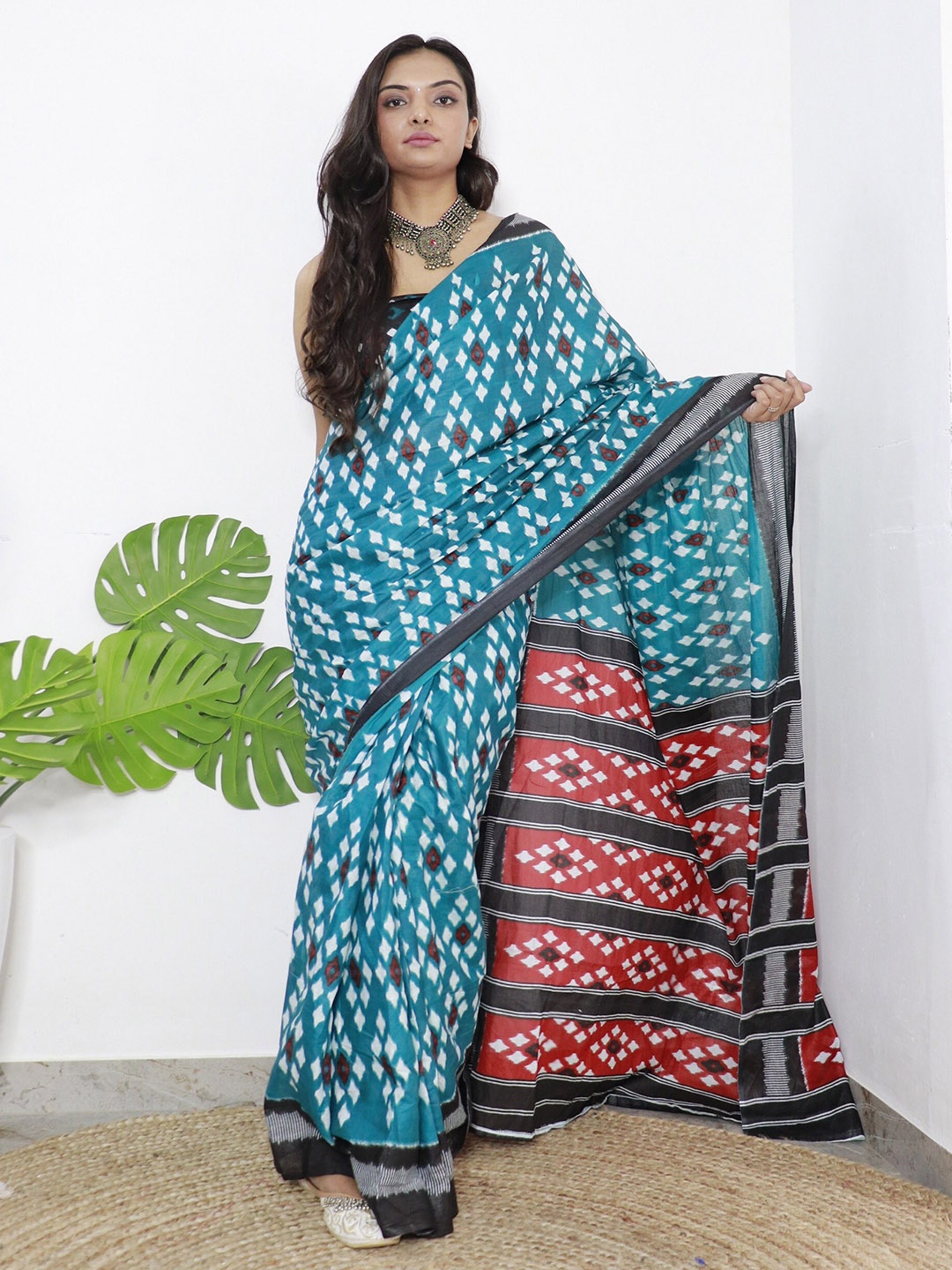 

VEDANT VASTRAM Ethnic Motifs Pure Cotton Block Print Saree, Teal