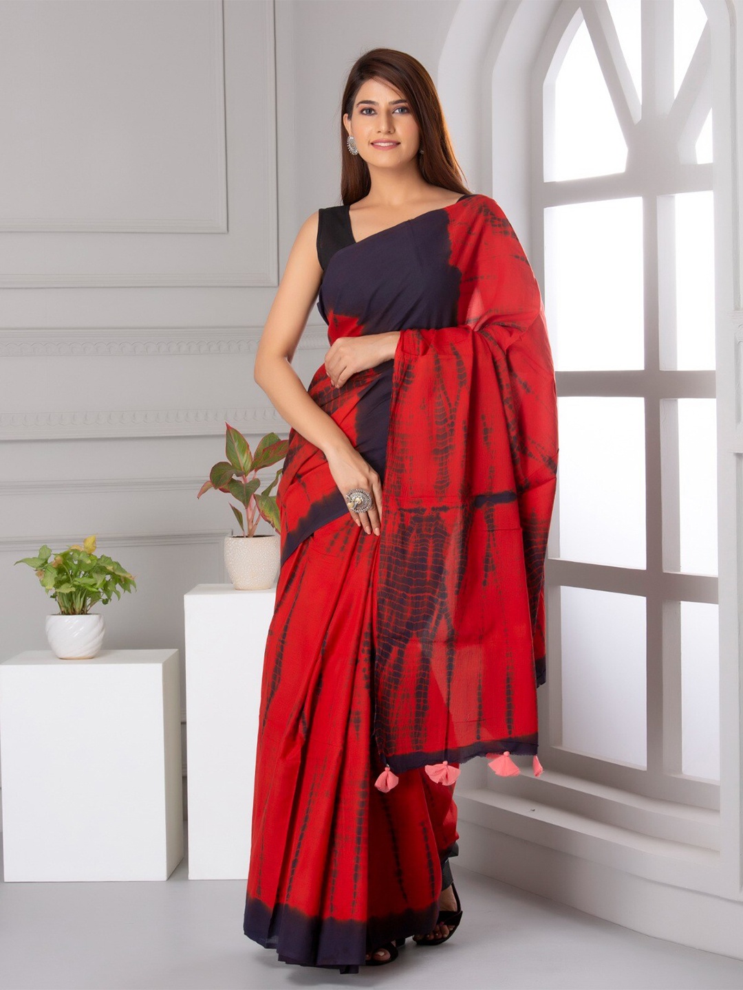 

clothonus Tie and Dye Pure Cotton Block Print Saree, Red