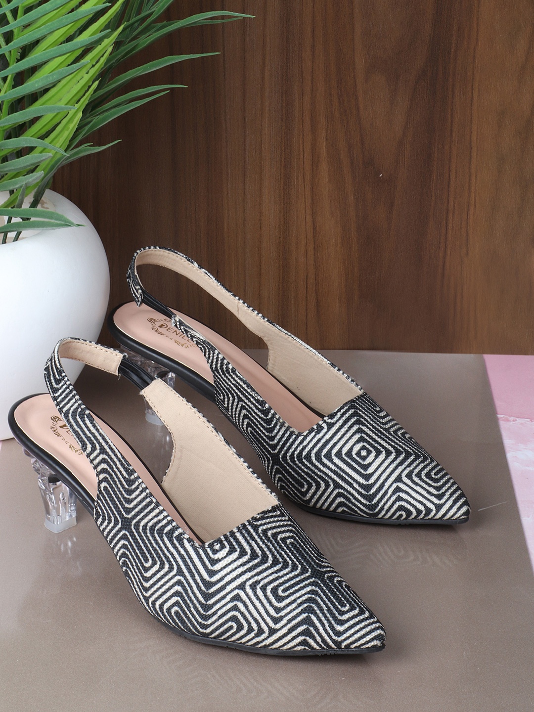

Denill Printed Pointed Toe Kitten Heeled Pumps, Black