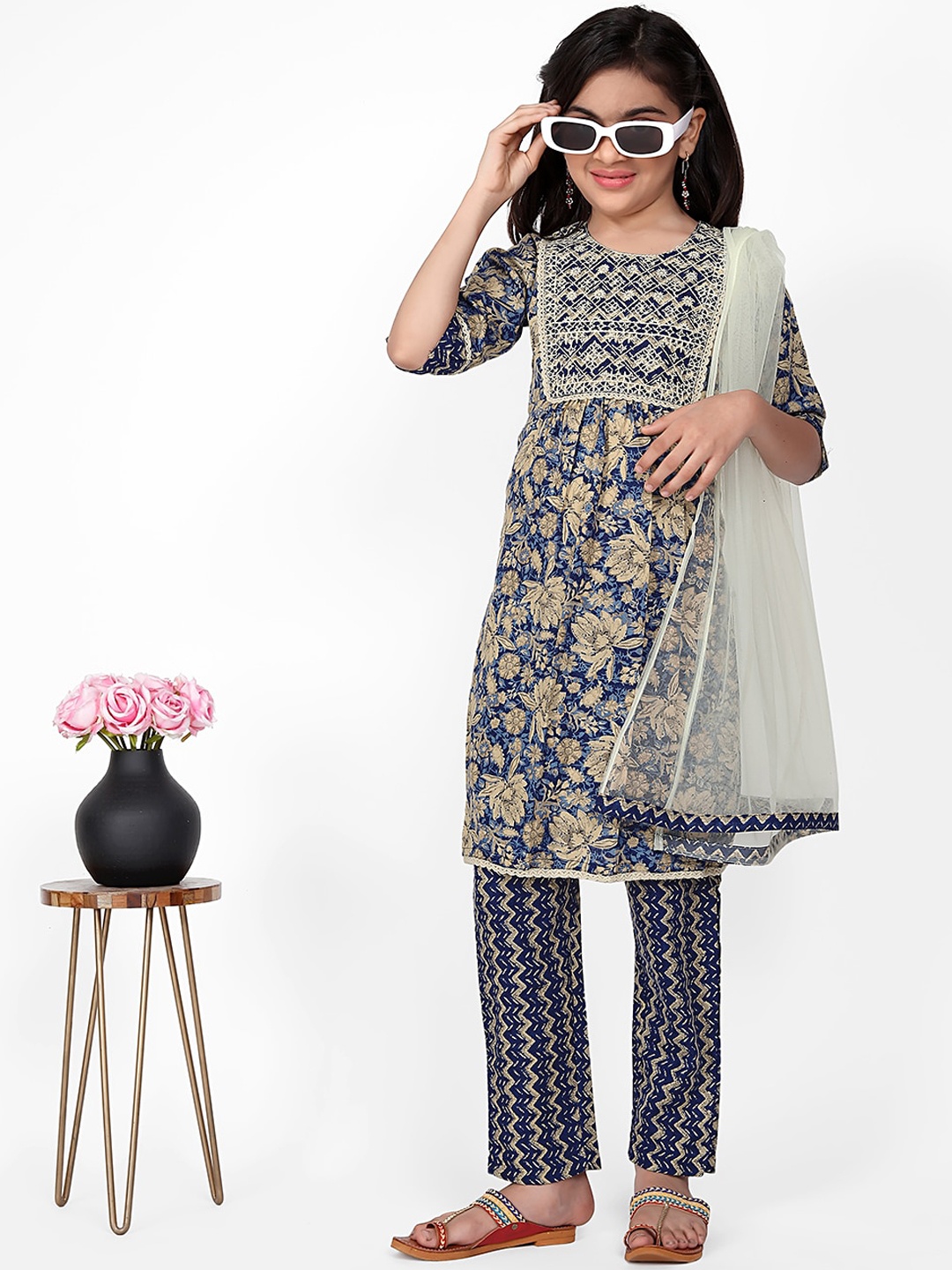 

BAESD Girls Floral Printed Regular Thread Work Kurta With Trousers & Dupatta, Navy blue