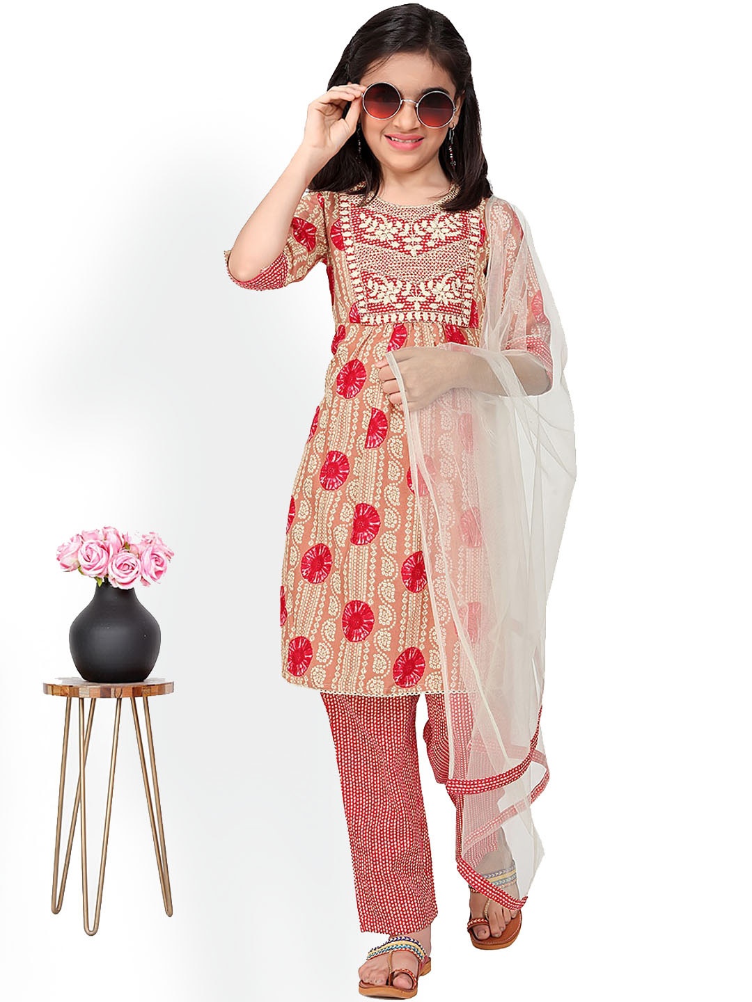 

BAESD Girls Floral Printed Straight Kurta With Trousers & Dupatta, Pink