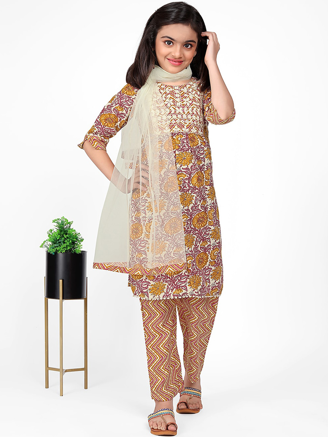 

BAESD Girls Floral Printed Regular Thread Work Kurta With Trousers & Dupatta, Cream