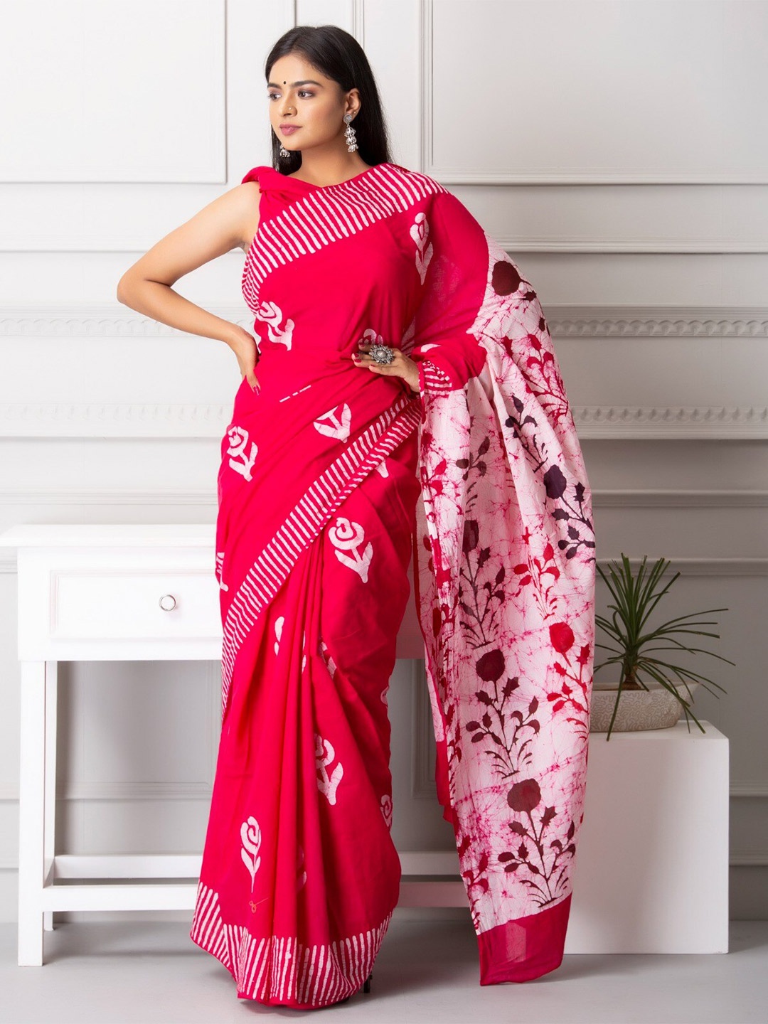 

JALTHER Floral Printed Pure Cotton Block Print Saree, Pink