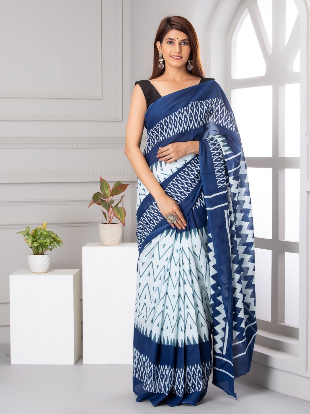 

JALTHER Geometric Printed Pure Cotton Block Print Saree, Blue
