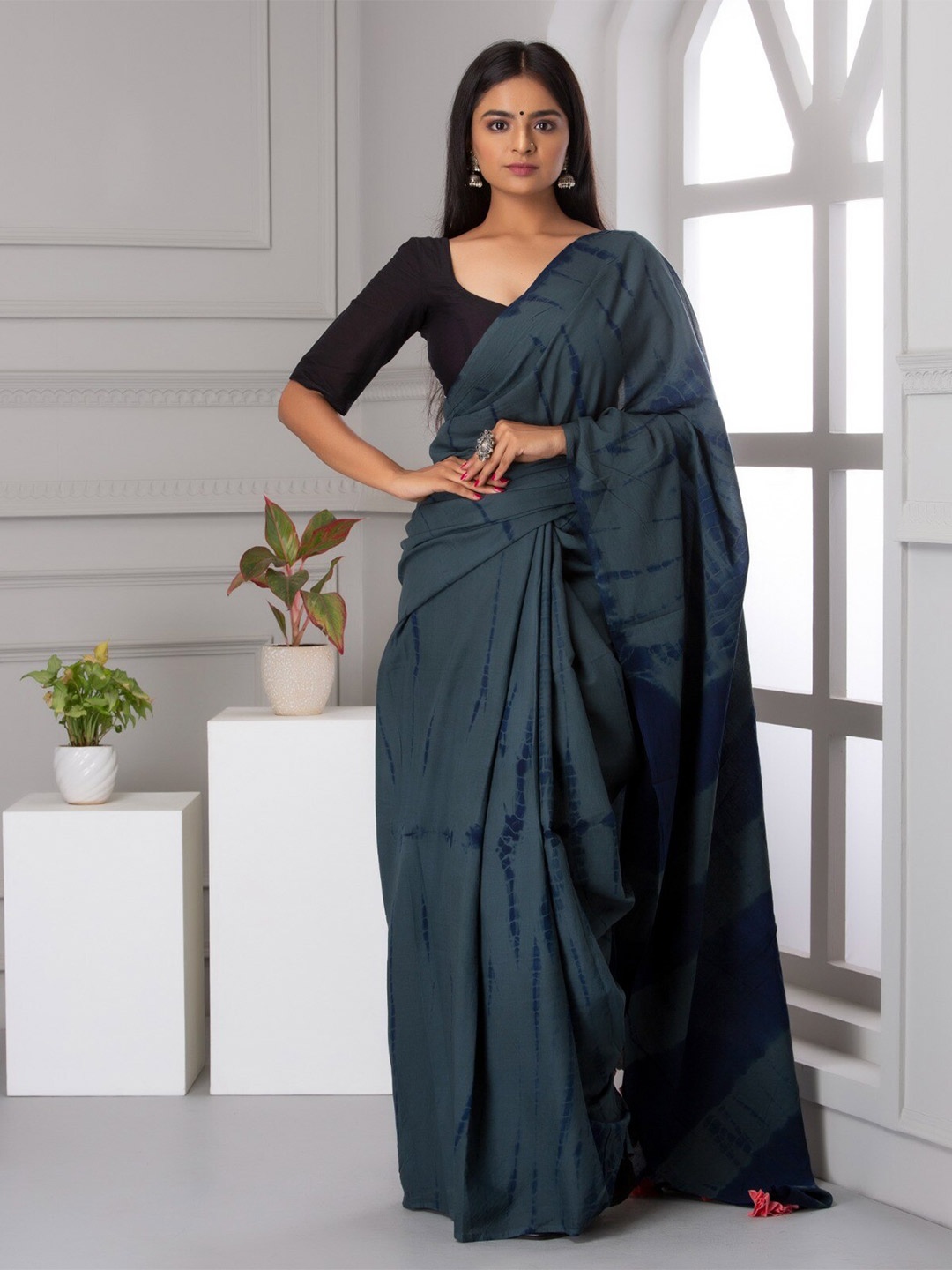 

JALTHER Tie and Dye Printed Pure Cotton Block Print Saree, Grey
