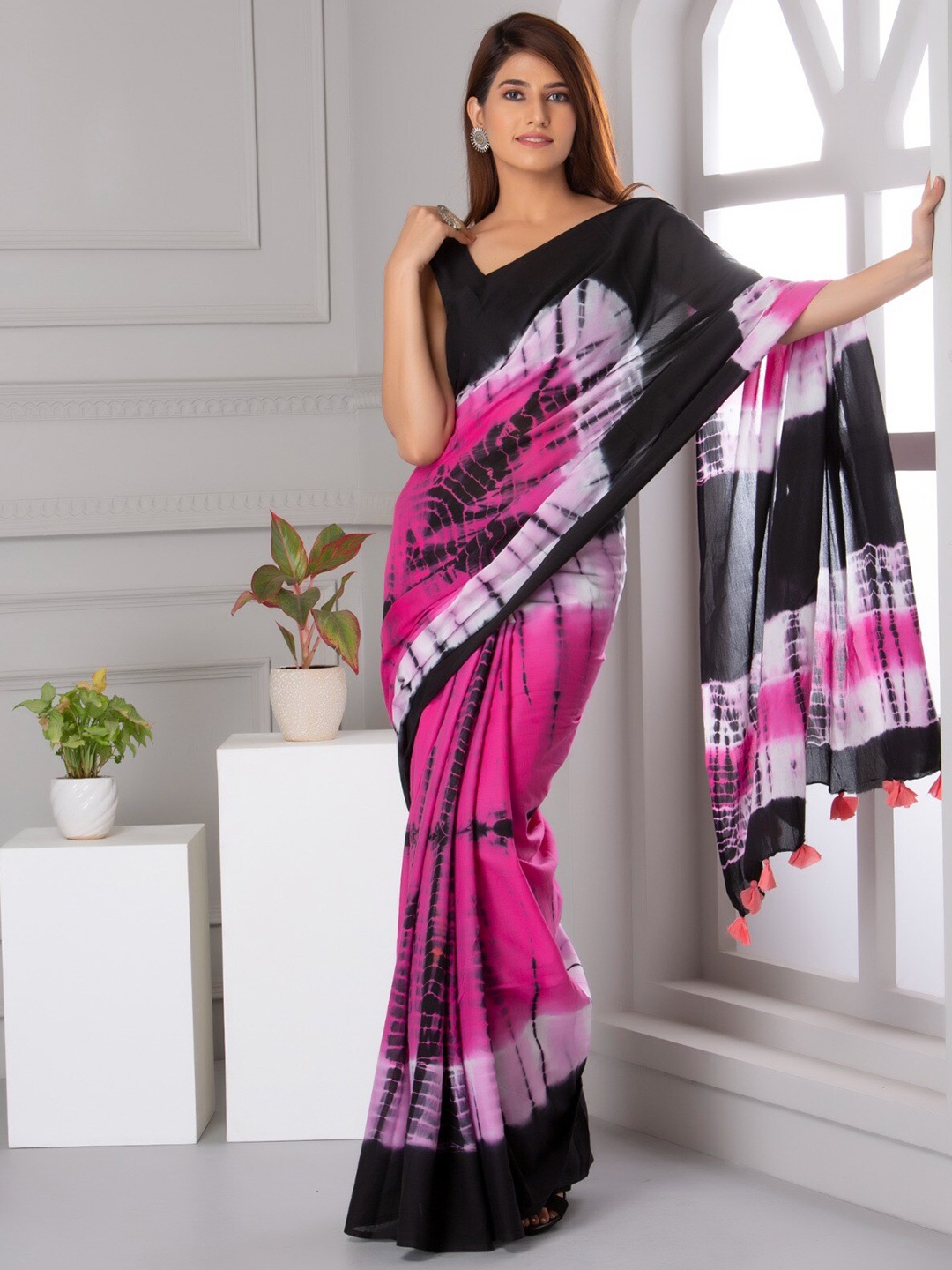 

JALTHER Tie and Dye Dyed Pure Cotton Block Print Saree, Purple