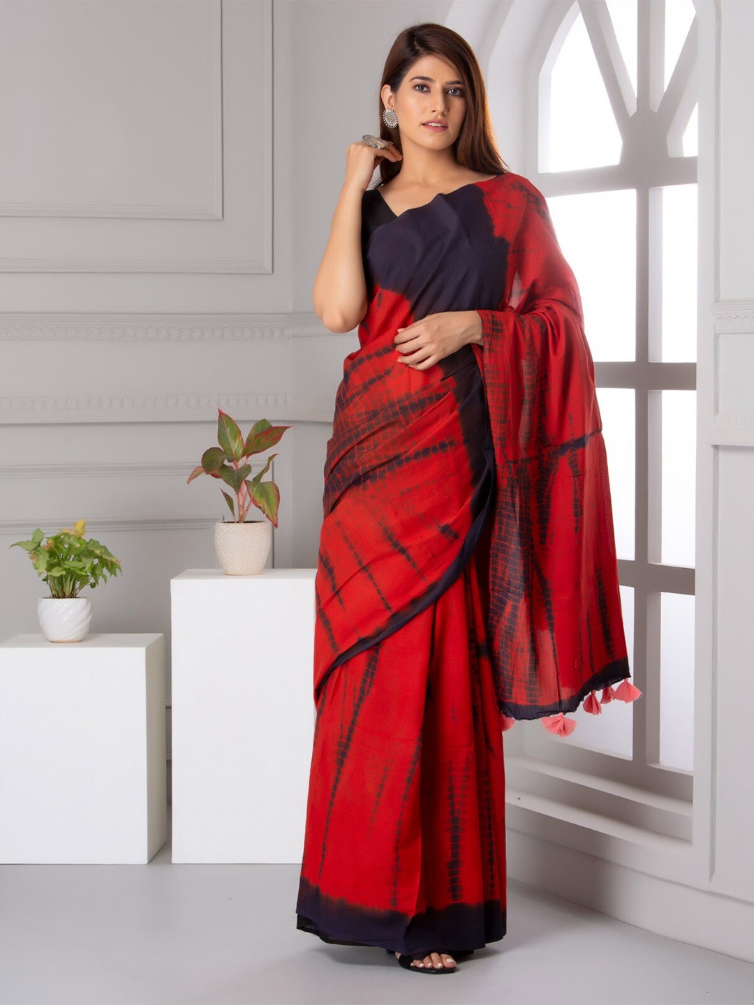 

JALTHER Tie and Dye Printed Pure Cotton Block Print Saree, Red