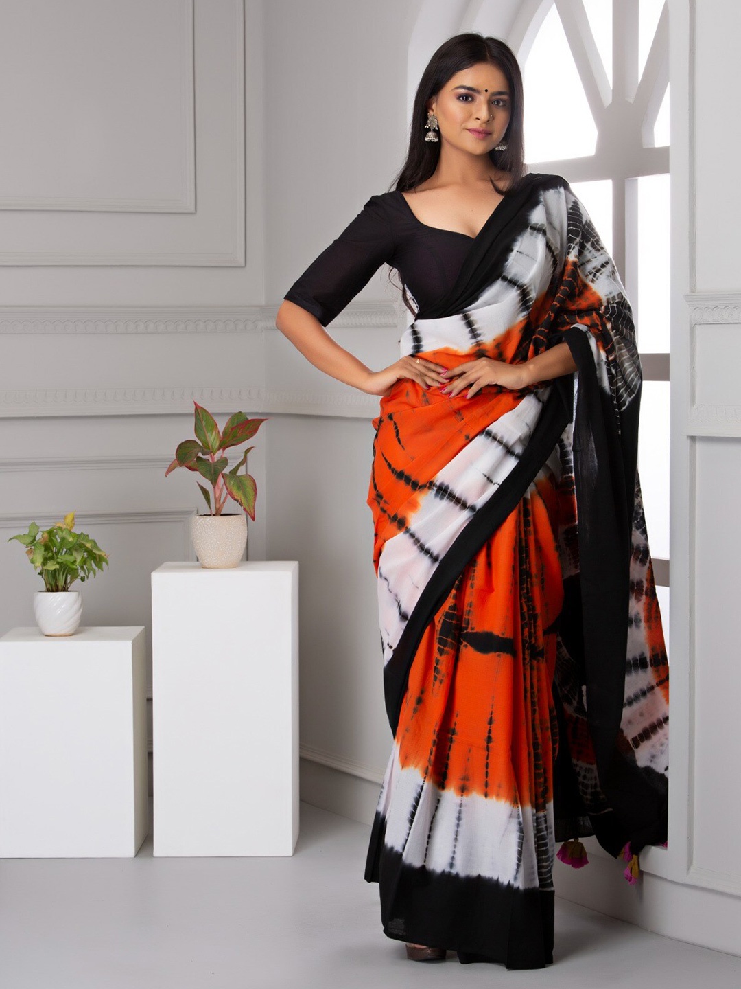 

JALTHER Tie and Dye Printed Pure Cotton Block Print Saree, Orange