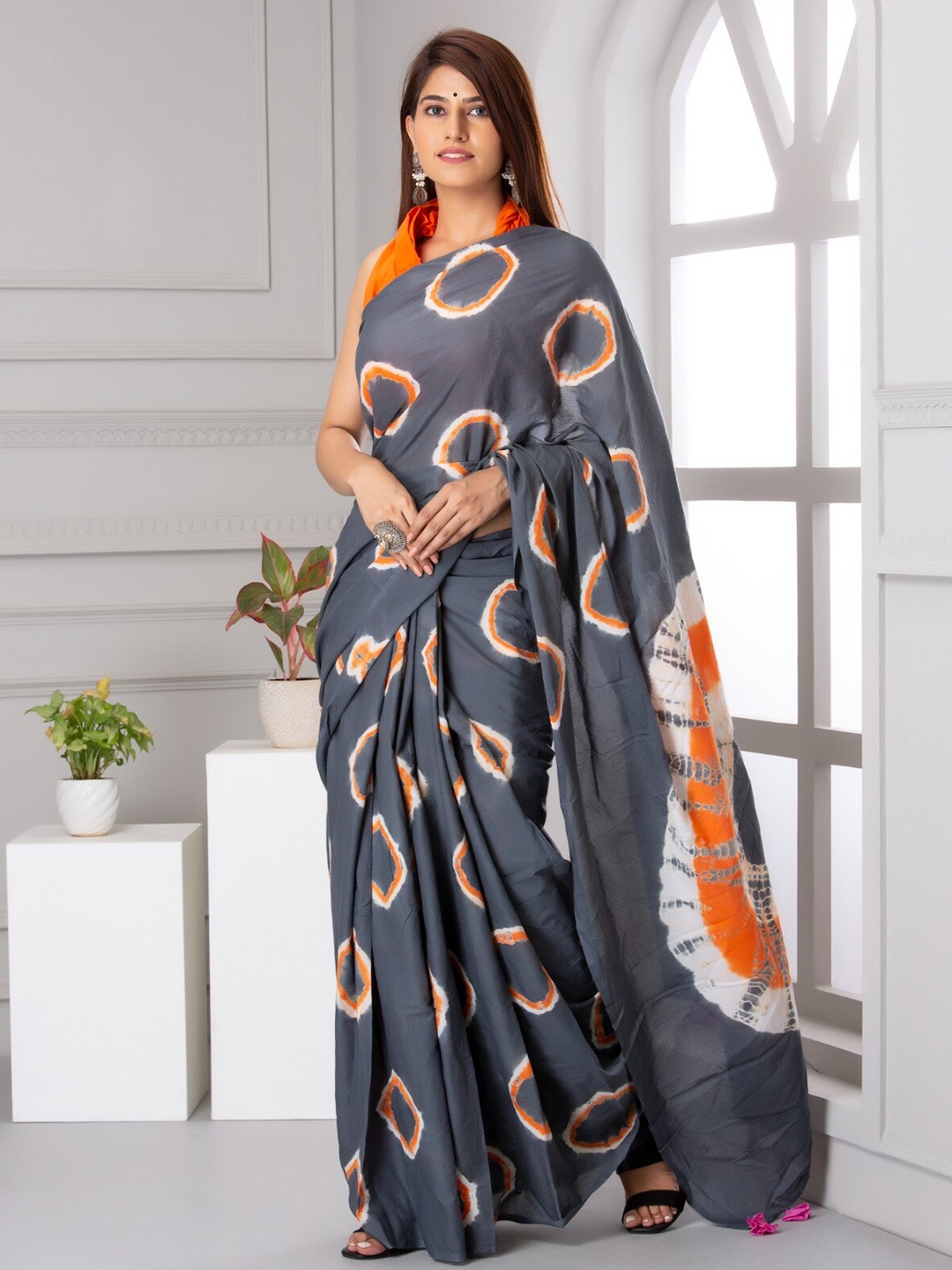 

JALTHER Geometric Printed Pure Cotton Block Print Saree, Grey