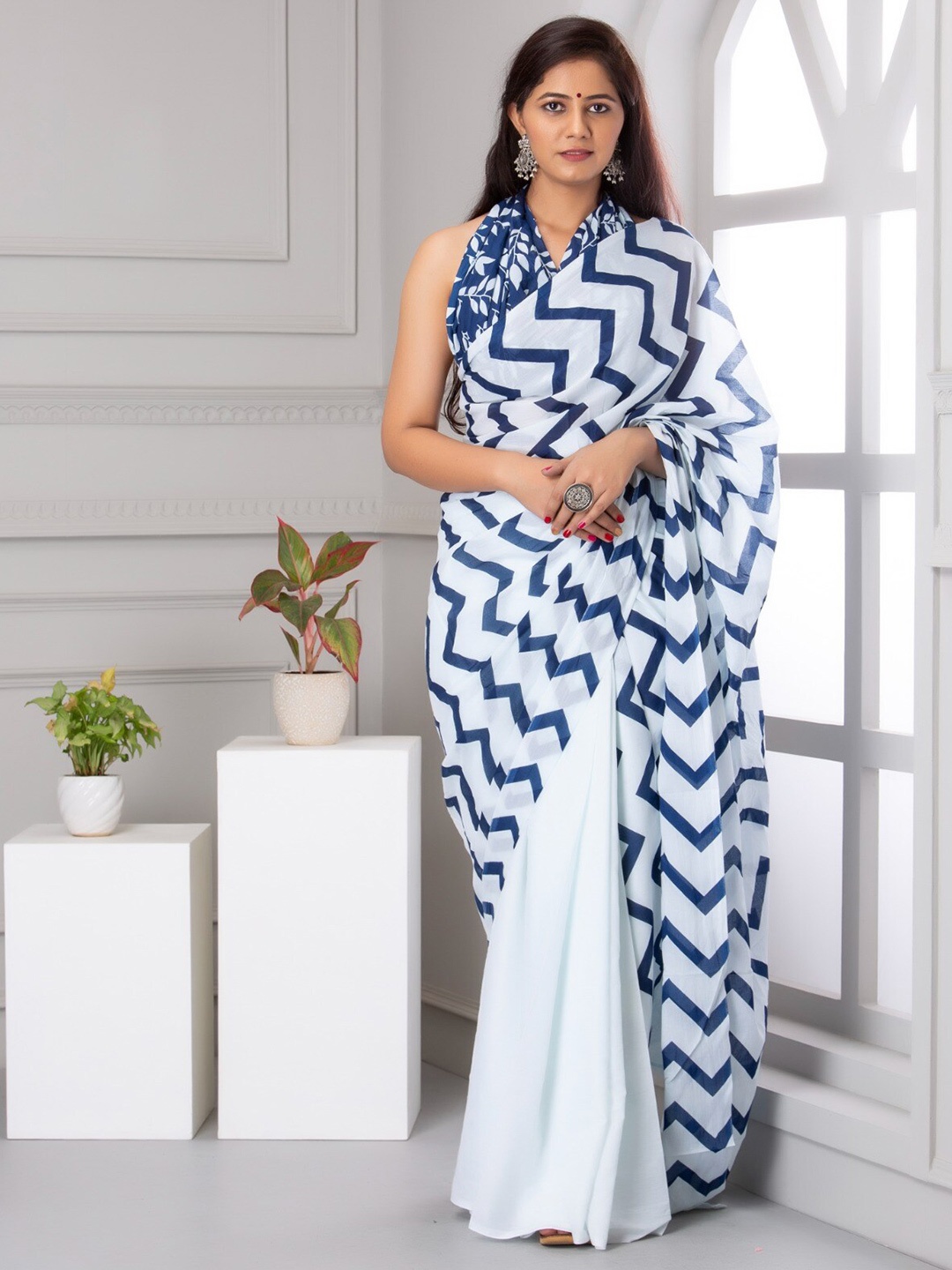 

KIAARON Geometric Pure Cotton Half and Half Block Print Saree, Blue