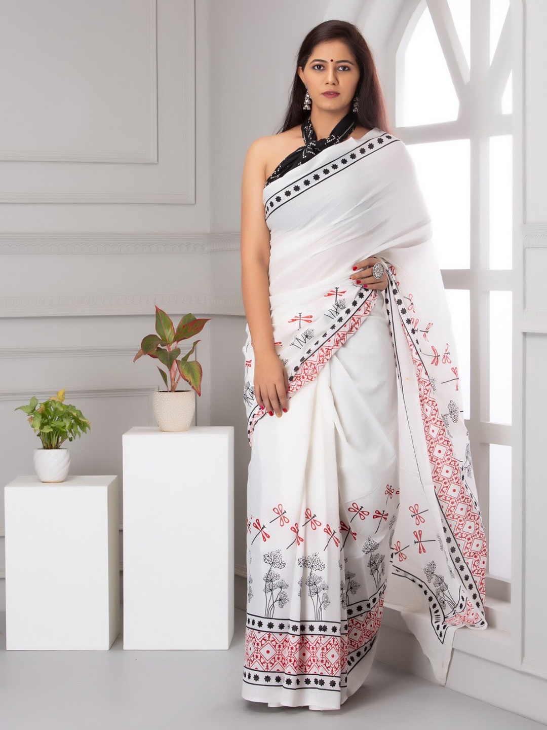 

KIAARON Ethnic Motifs Printed Pure Cotton Block Print Saree, White