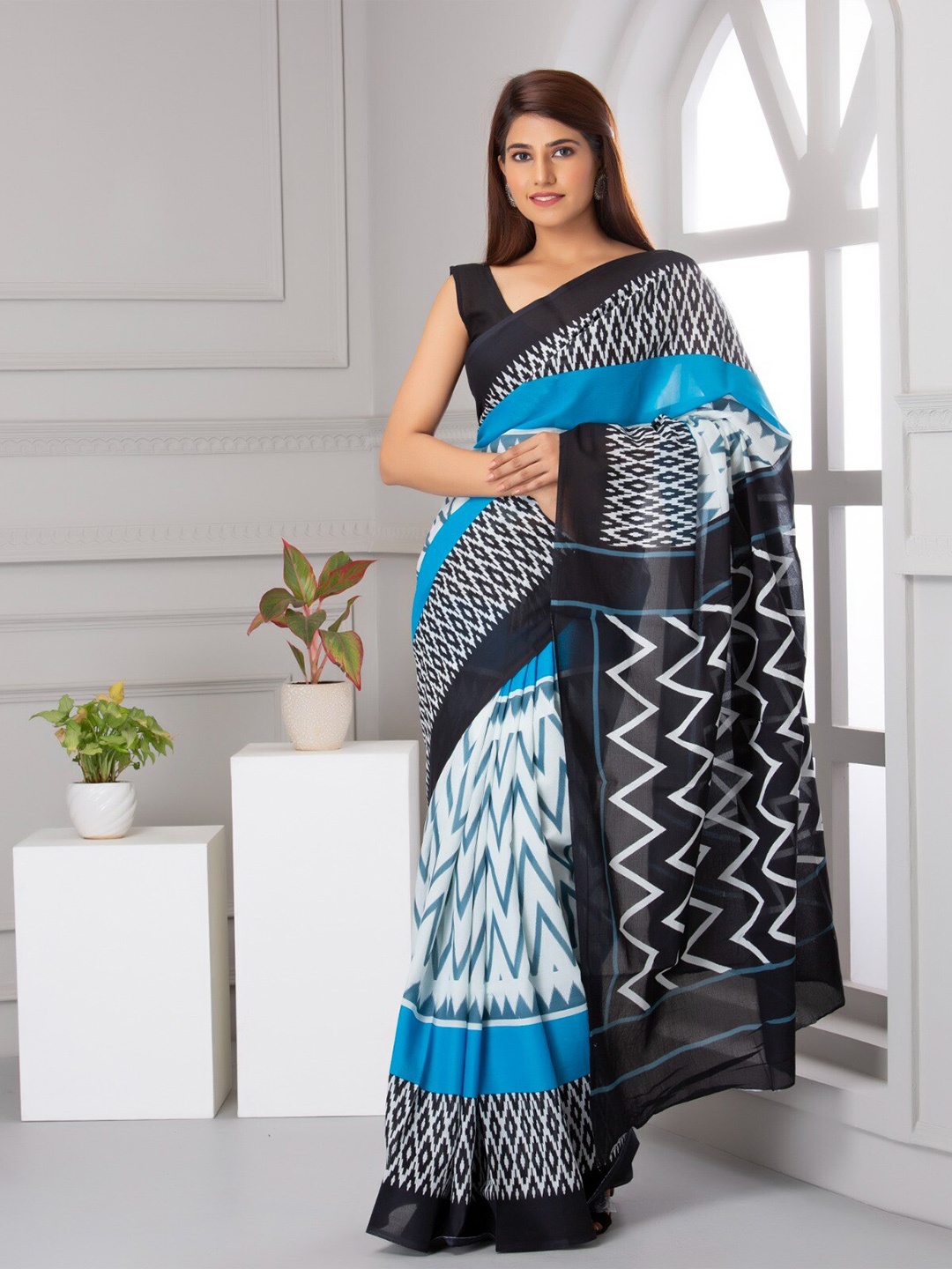 

KIAARON Batik Printed Pure Cotton Block Print Saree, Blue