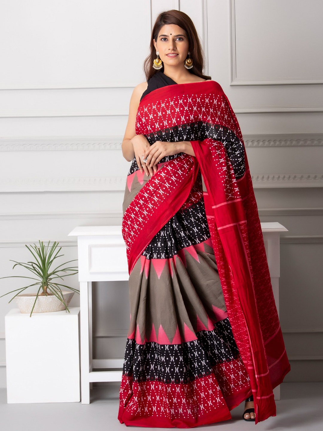 

KIAARON Batik Printed Pure Cotton Block Print Saree, Red