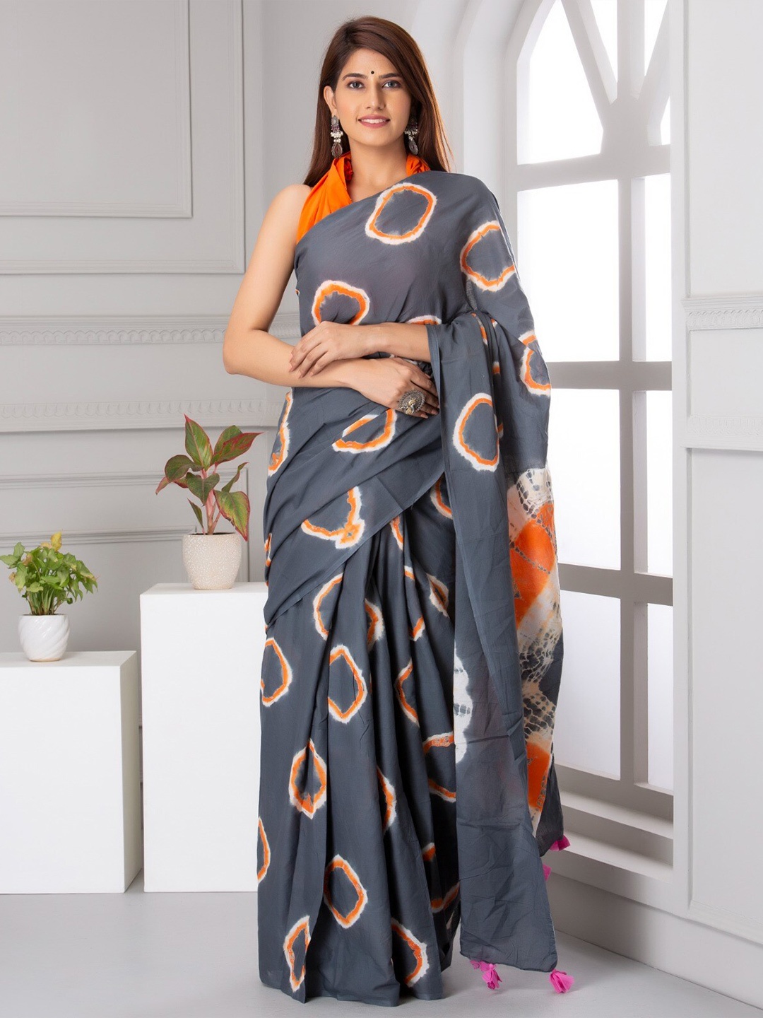 

KIAARON Tie and Dye Pure Cotton Block Print Saree, Grey
