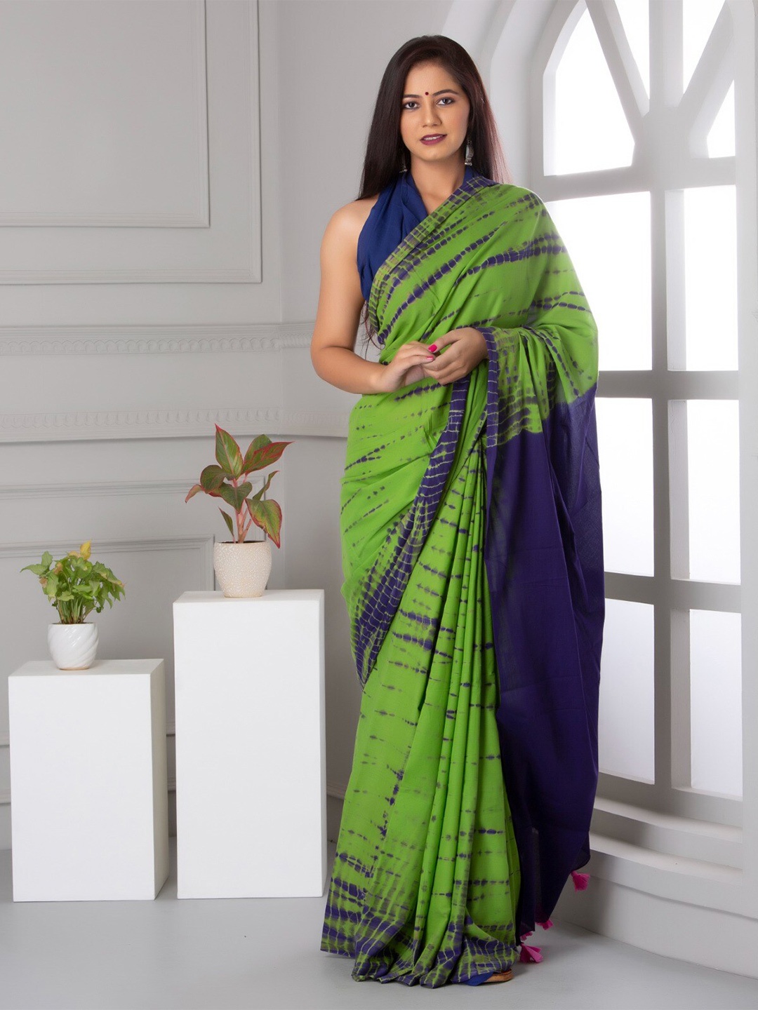 

KIAARON Tie and Dye Pure Cotton Block Print Saree, Green