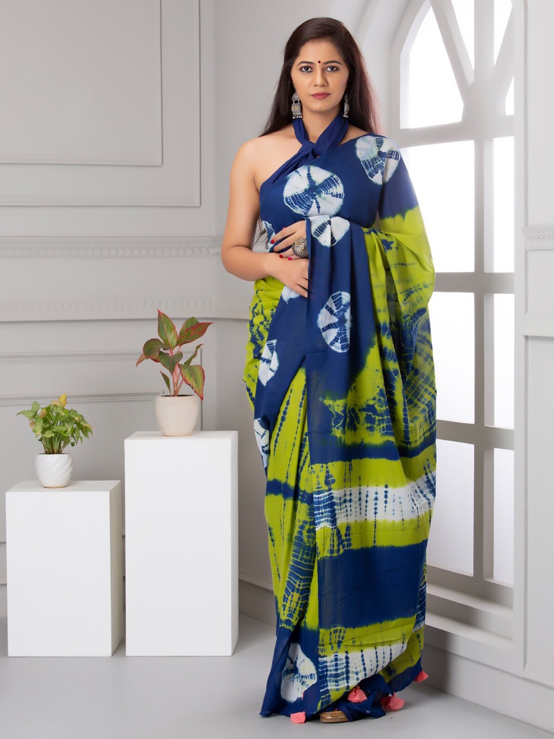 

KIAARON Tie and Dye Pure Cotton Block Print Saree, Green