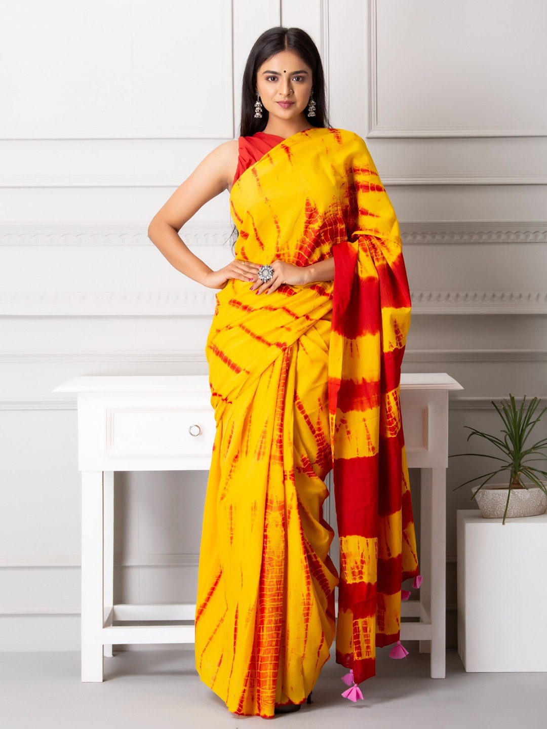 

KIAARON Tie and Dye Pure Cotton Block Print Saree, Yellow