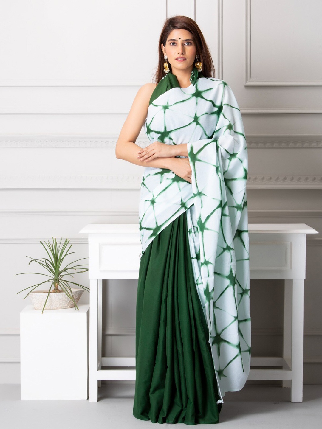 

KIAARON Pure Cotton Half and Half Block Print Saree, White
