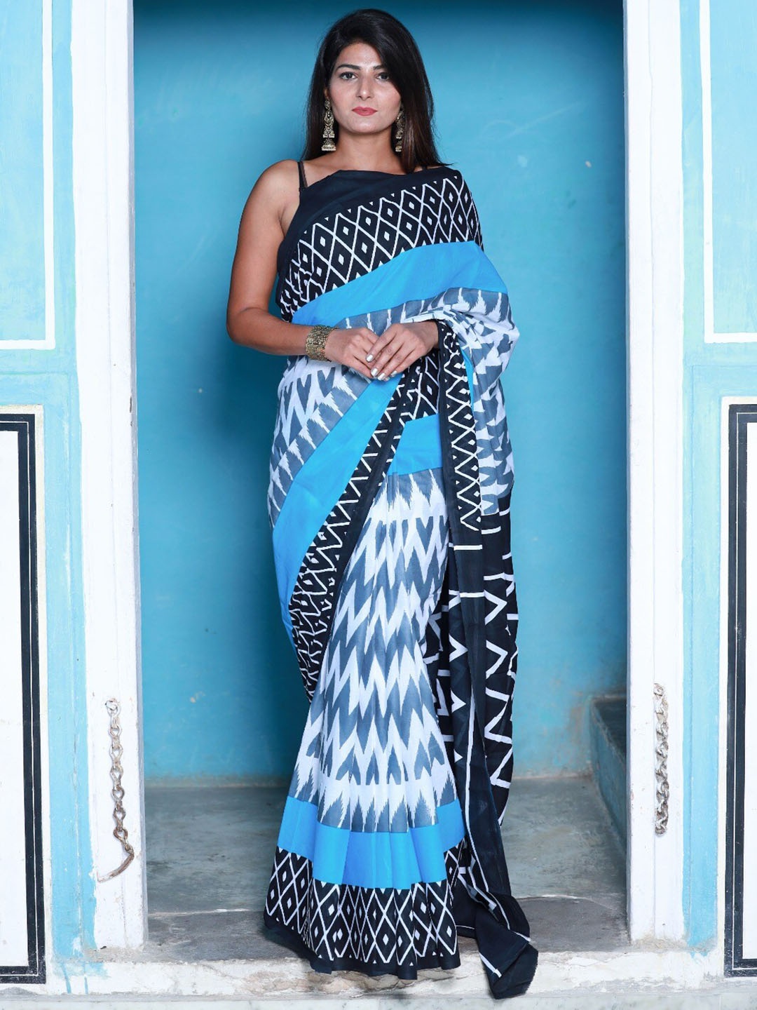 

KIAARON Geometric Pure Cotton Block Print Saree, Blue