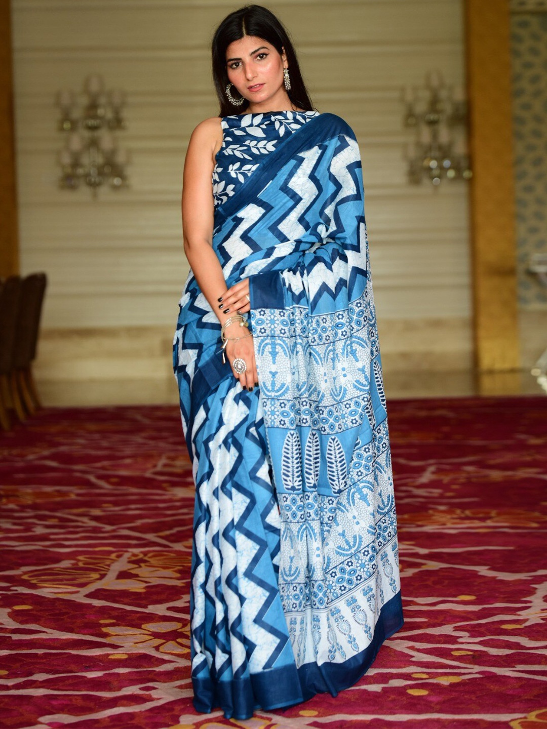 

KIAARON Geometric Pure Cotton Block Print Saree, Blue