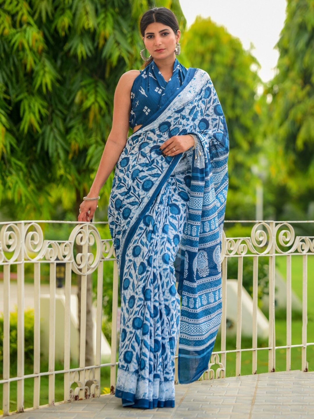 

JALTHER Floral Printed Pure Cotton Block Print Saree, Blue