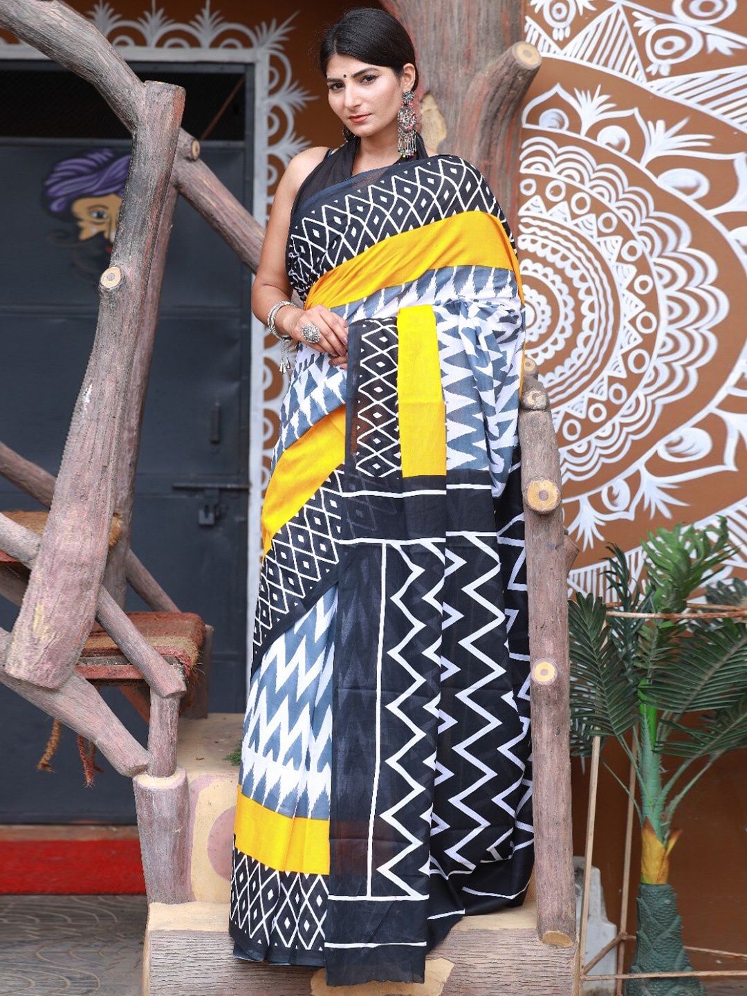 

JALTHER Geometric Printed Pure Cotton Block Print Saree, Yellow