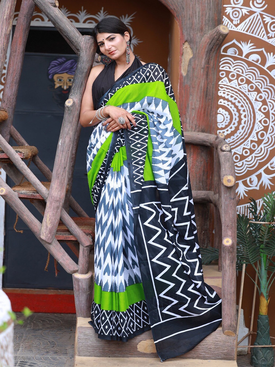 

clothonus Geometric Printed Pure Cotton Block Print Saree, Green