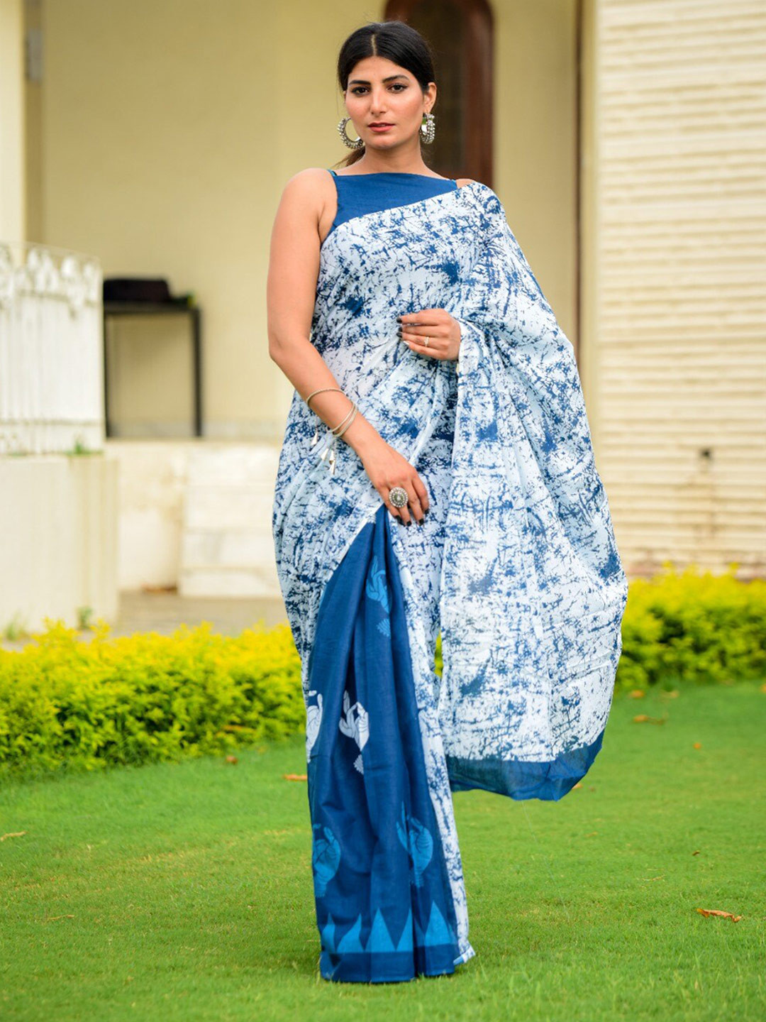 

clothonus Tie and Dye Pure Cotton Block Print Saree, Blue