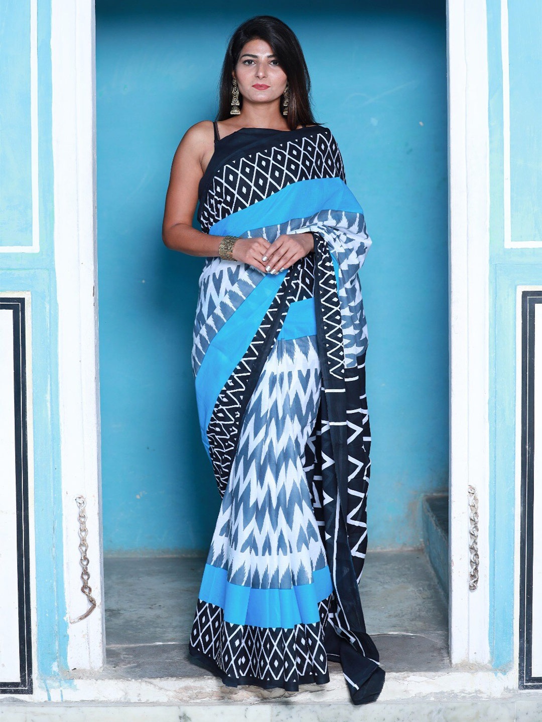 

clothonus Geometric Printed Pure Cotton Block Print Saree, Blue