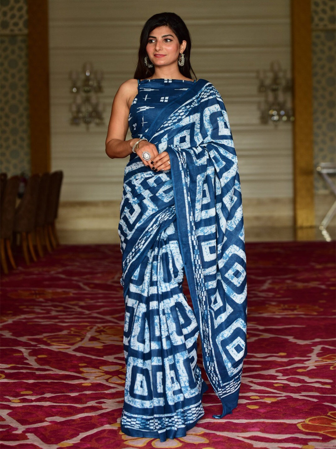 

clothonus Geometric Print Pure Cotton Block Print Saree, Blue