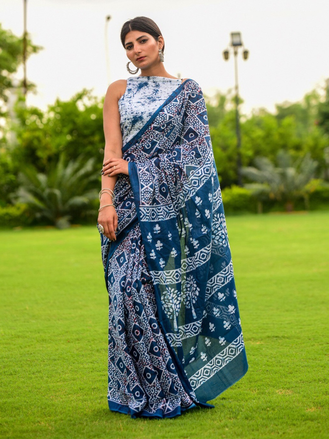 

TROPWEAR Ethnic Printed Pure Cotton Block Print Saree, Blue