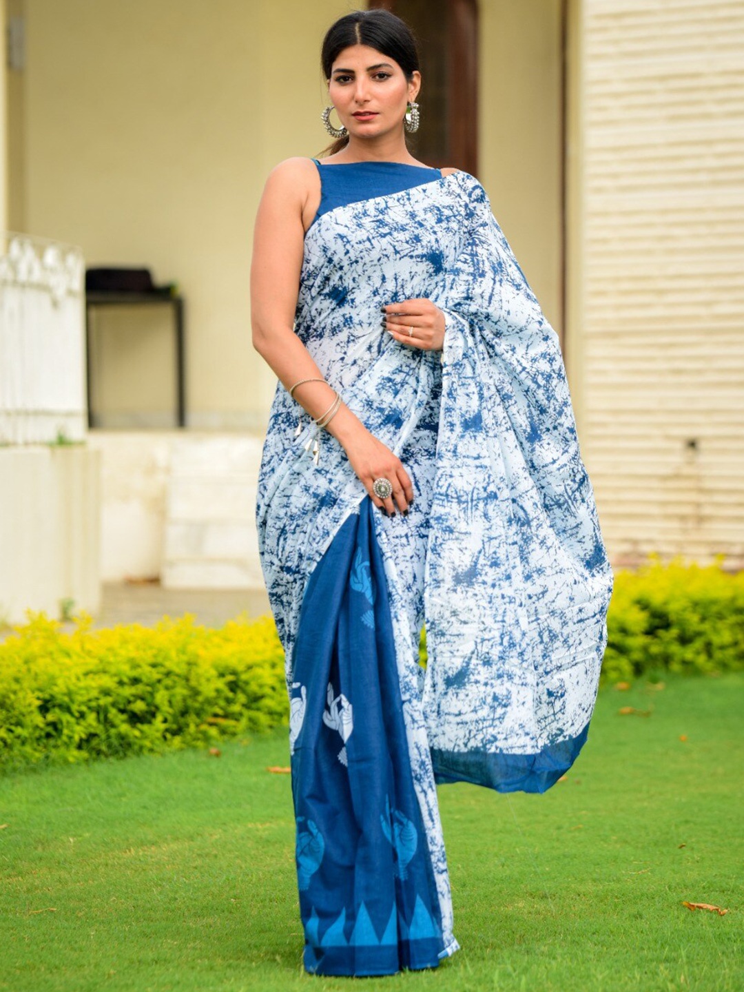 

TROPWEAR Tie and Dye Pure Cotton Block Print Saree, Blue