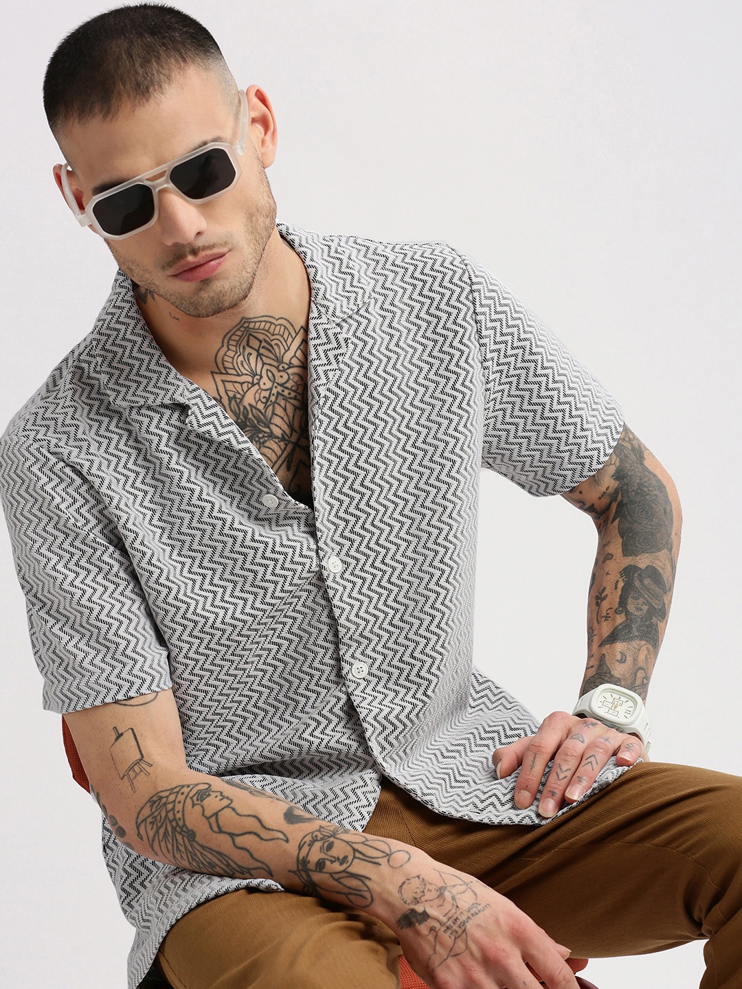 

SHOWOFF Standard Relaxed Fit Sheer Chevron Printed Cotton Crochet Shirt, White