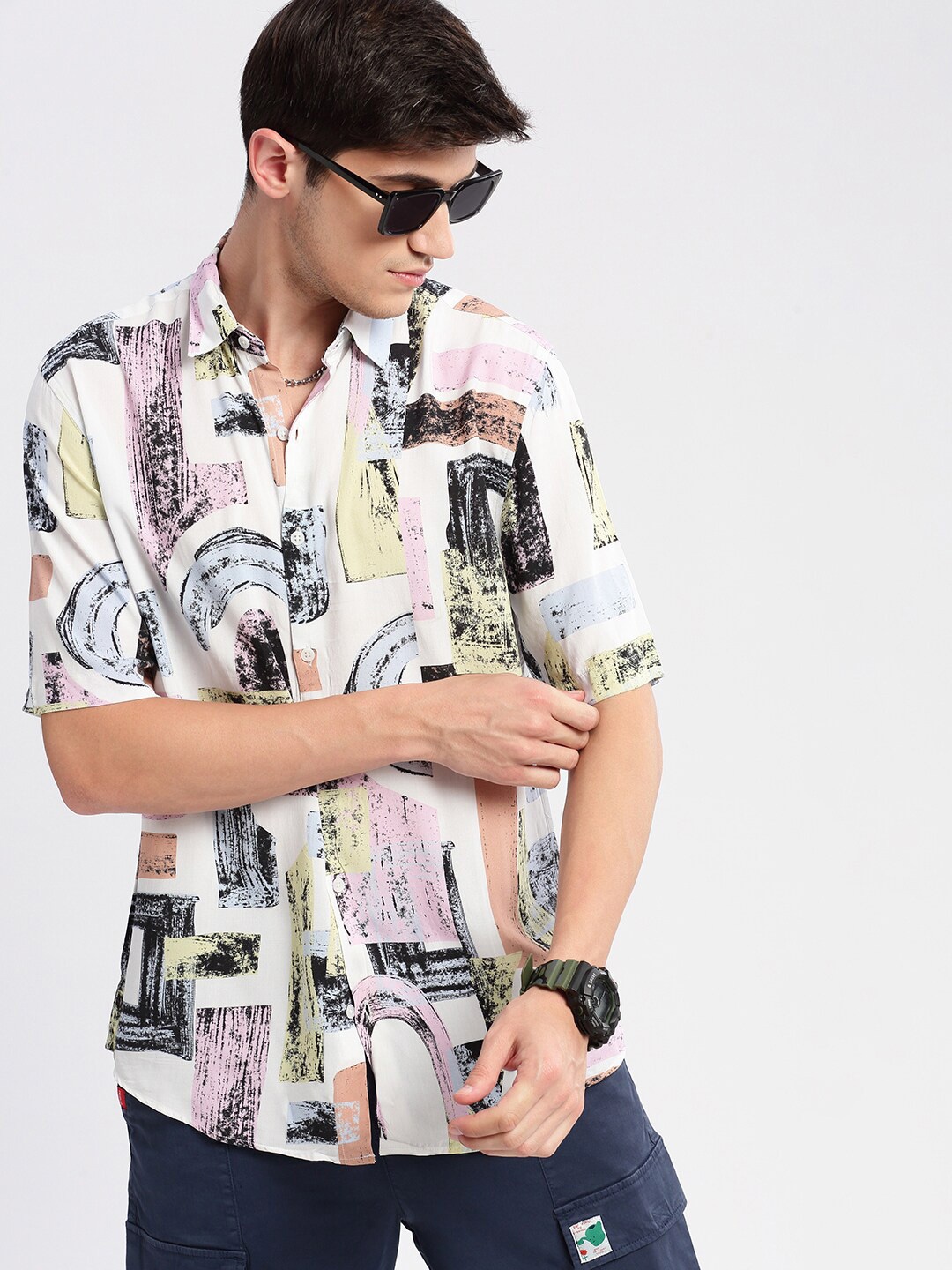 

SHOWOFF Standard Slim Fit Geometric Printed Cotton Casual Shirt, Off white